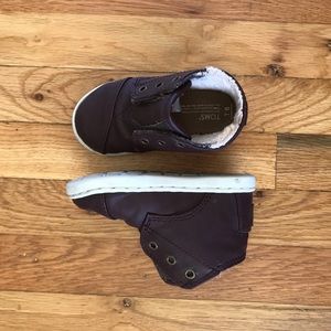 TOMS toddler paseo Velcro boots